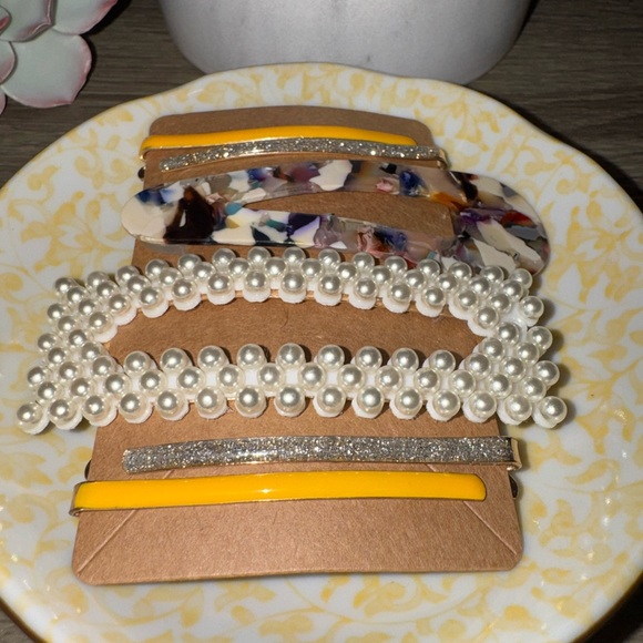 Anthropologie 6 Piece Hair Clip Set Pearl,Tortoise Shell & Solid Multi Color - Picture 6 of 9